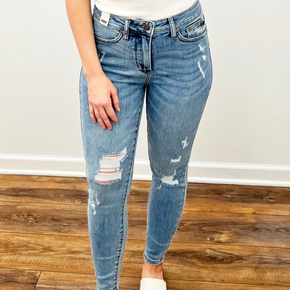 Judy Blue High Rise Destructed Light Wash Skinny Jeans